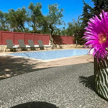 Apartmanhotel Nissi Collection
